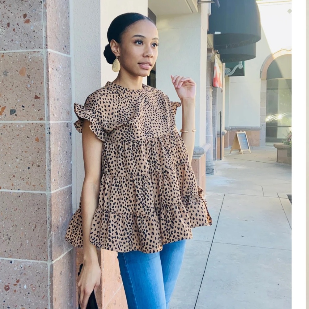 BigHit Top in Leopard Print, Size Small, EUC